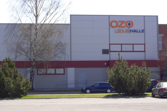 Ozo ledus halle
